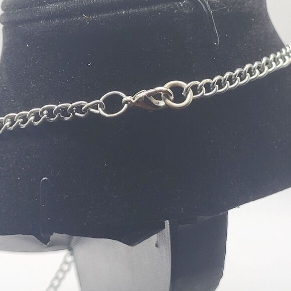 Artisan Handmade Carved Feather Necklace 26in with 3.5in pendant - Picture 4 of 4